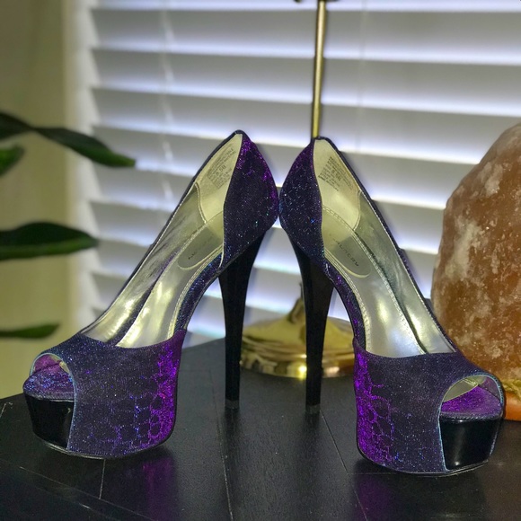 Chinese Laundry ‘Bright Lites’ Platform Pump - Picture 1 of 5